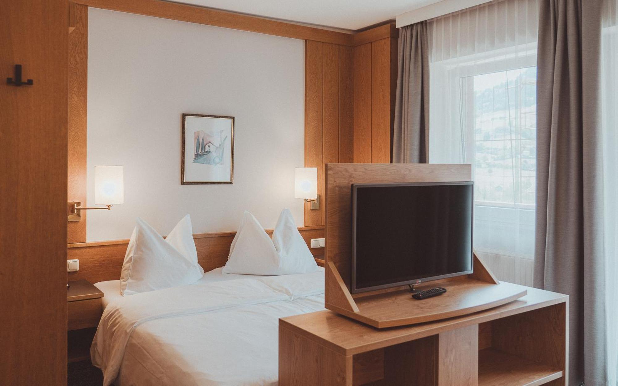 Appartement Hotel Panorama-im Bademantel direkt in die Alpentherme Bad Hofgastein Buitenkant foto